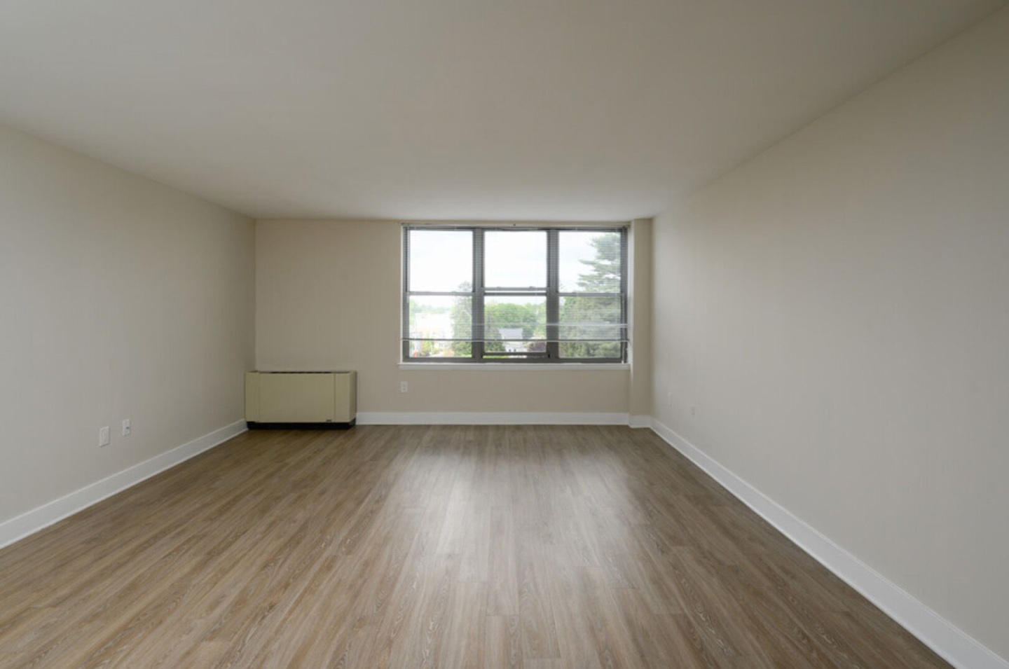 Dupont Towers Image 12