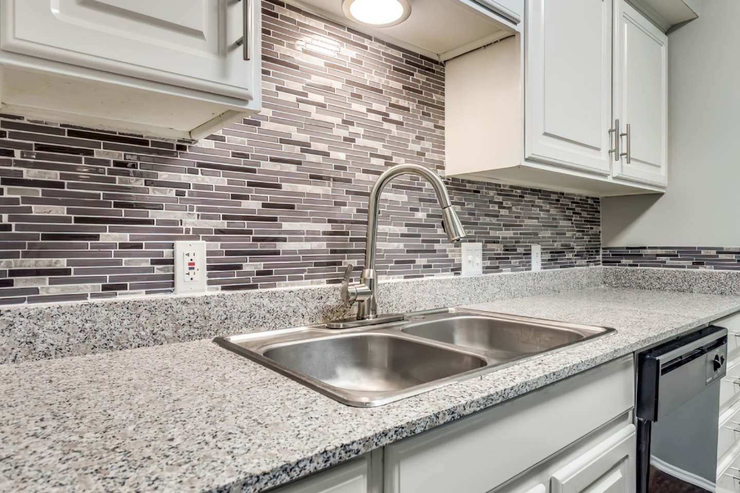 Fleetwood Apartment Homes Image 35