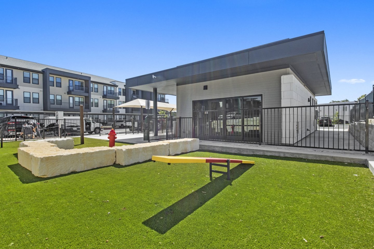 La Tierna Apartments Image 2