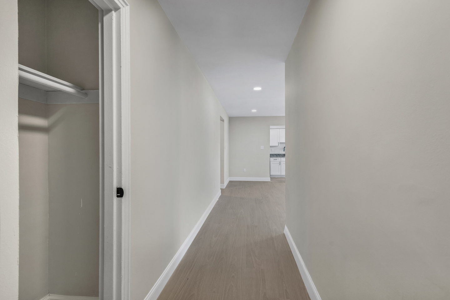 Laurel Court Apartments Image 22