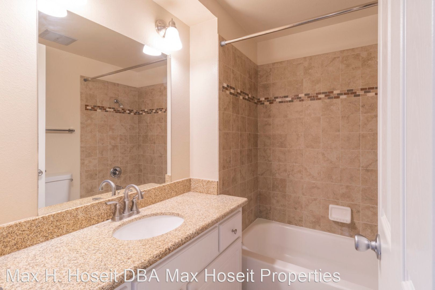 Woodburn Townhomes Image 9