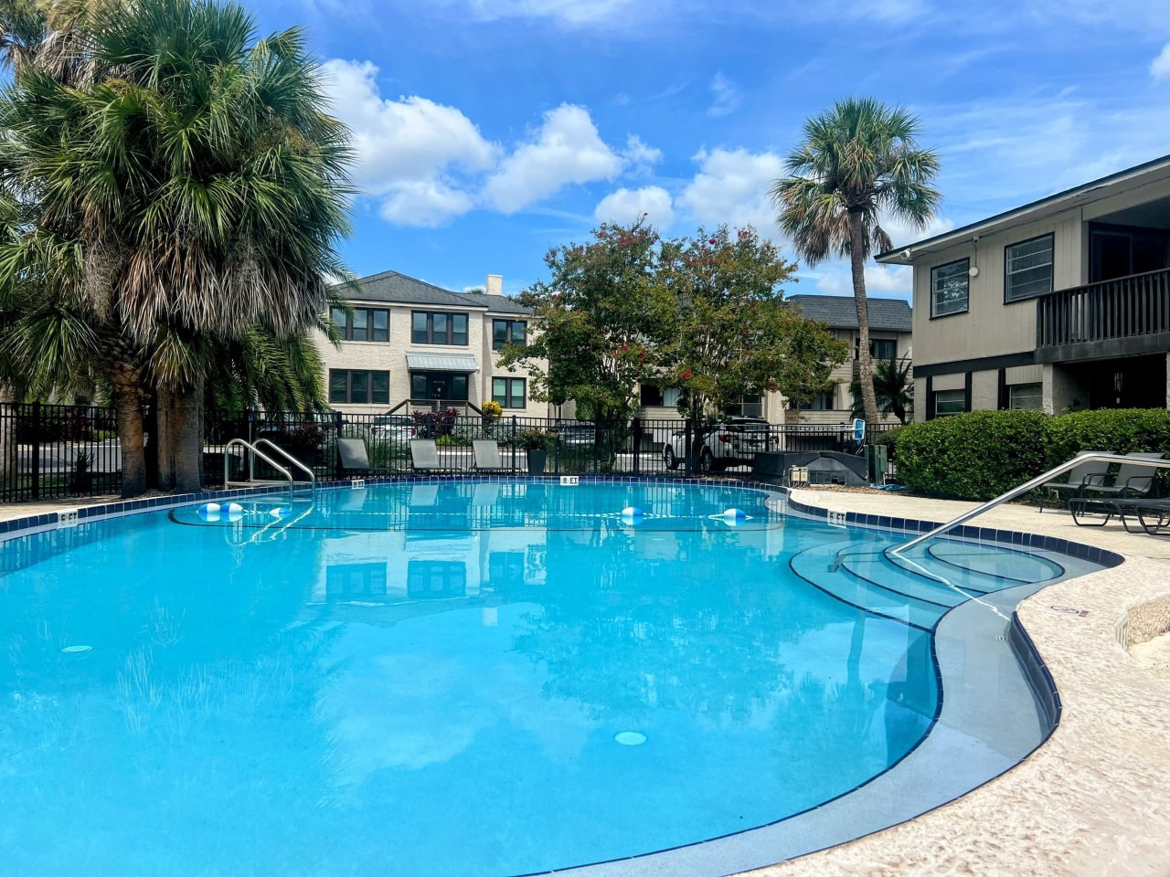Riviera Park Apartments & Townhomes Image 17