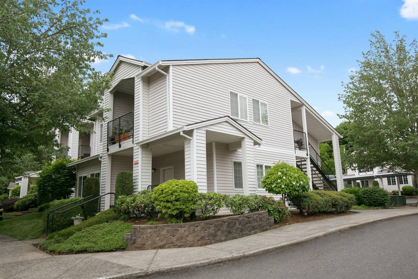 Cascadia Village Image 1