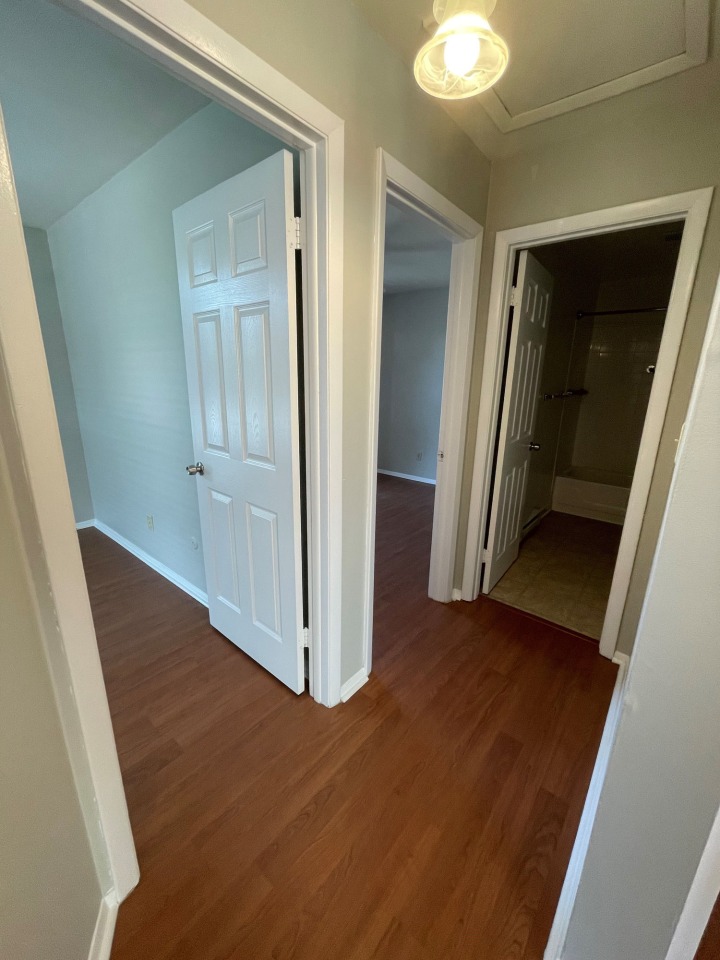 Skidmore Apartments Image 28