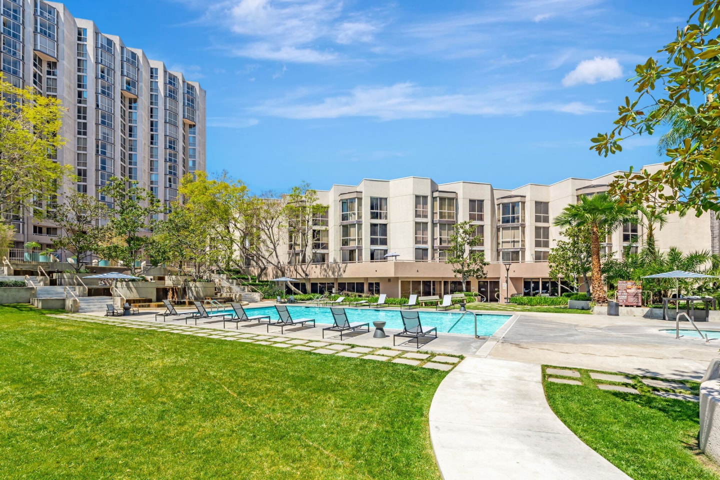 Promenade Towers Image 3