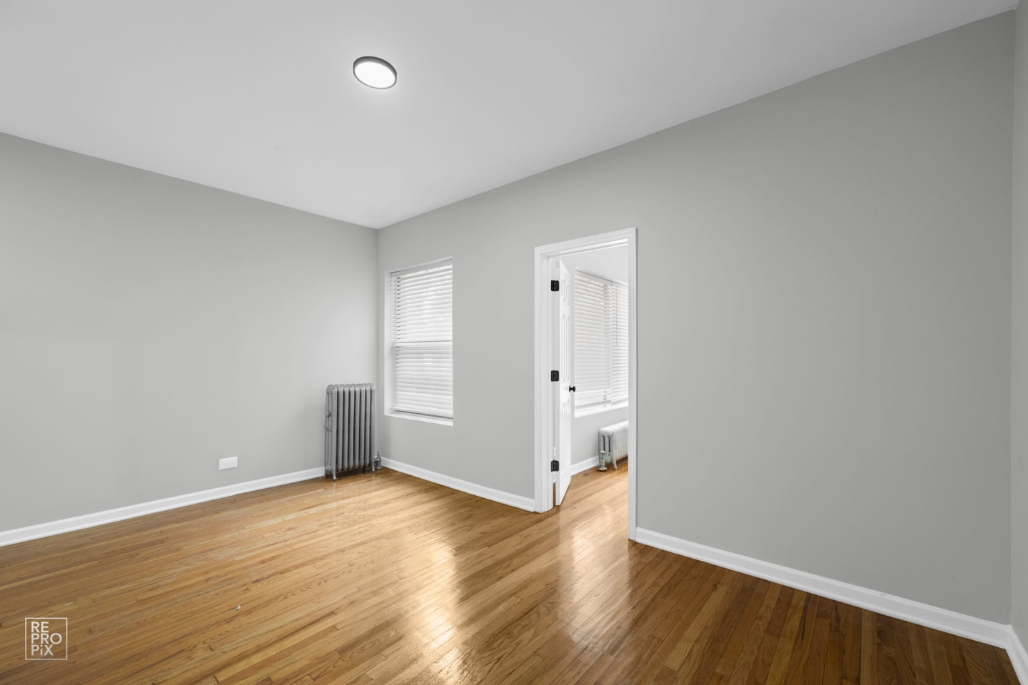6101 S Langley Ave Image 12
