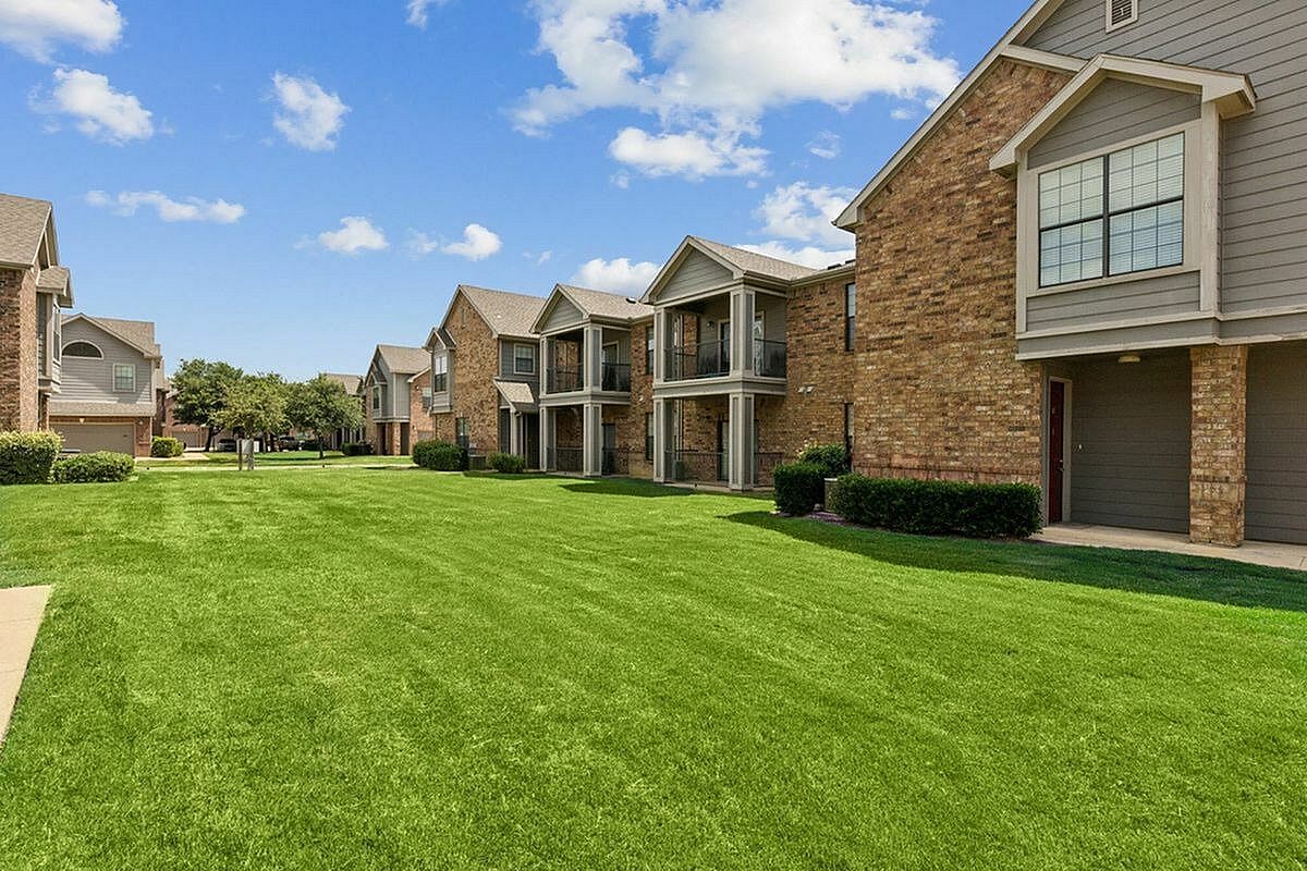 Enclave on Golden Triangle Apartments Image 2