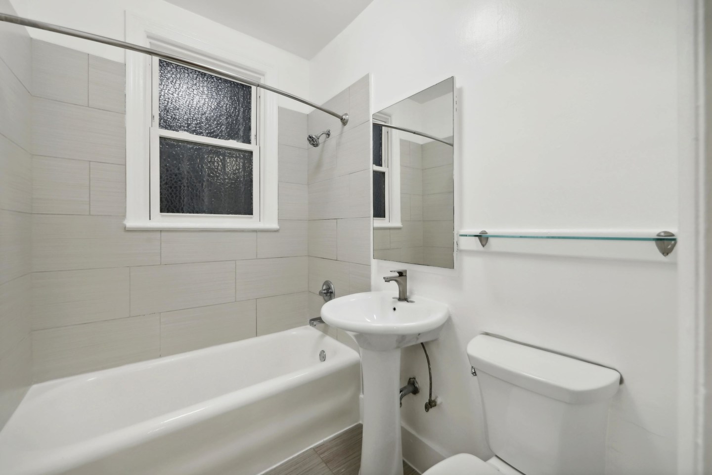 1260 Broadway Image 3