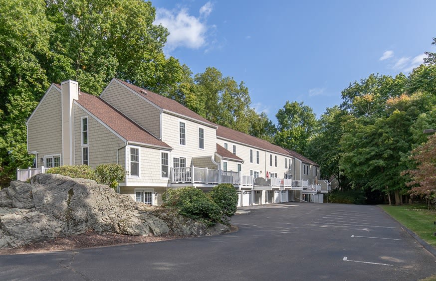 Greenwich Oaks Image 1