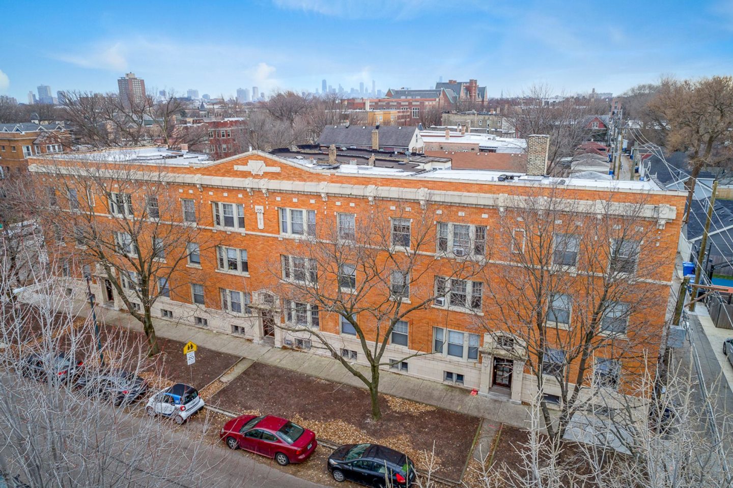 1601-15 W Berteau Image 4