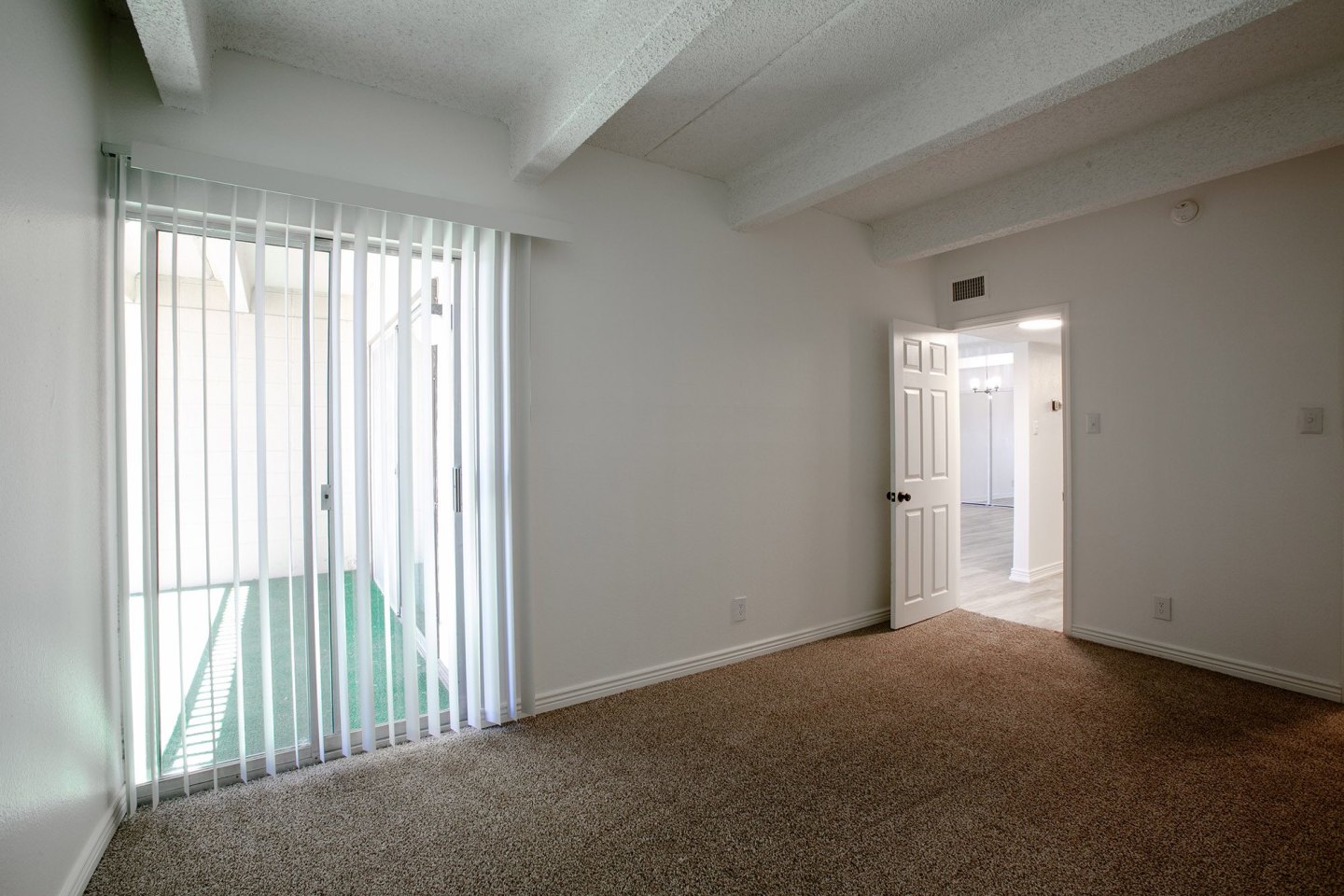 Los Altos Towers Image 26