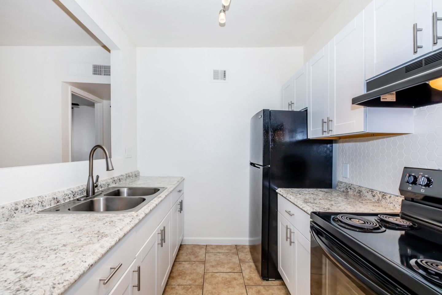 Juniper Canyon Apartments Image 4