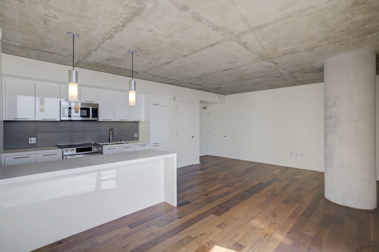 The Apartment Residences at AKA Image 15