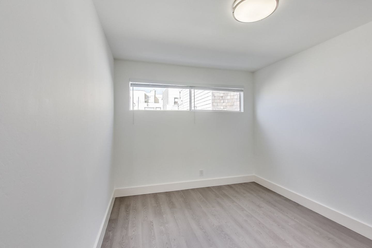 2240 LARKIN Street Image 7