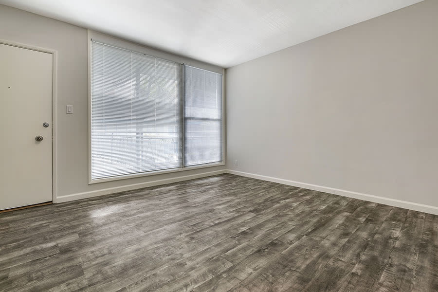 444 28th Street Apartments Image 23