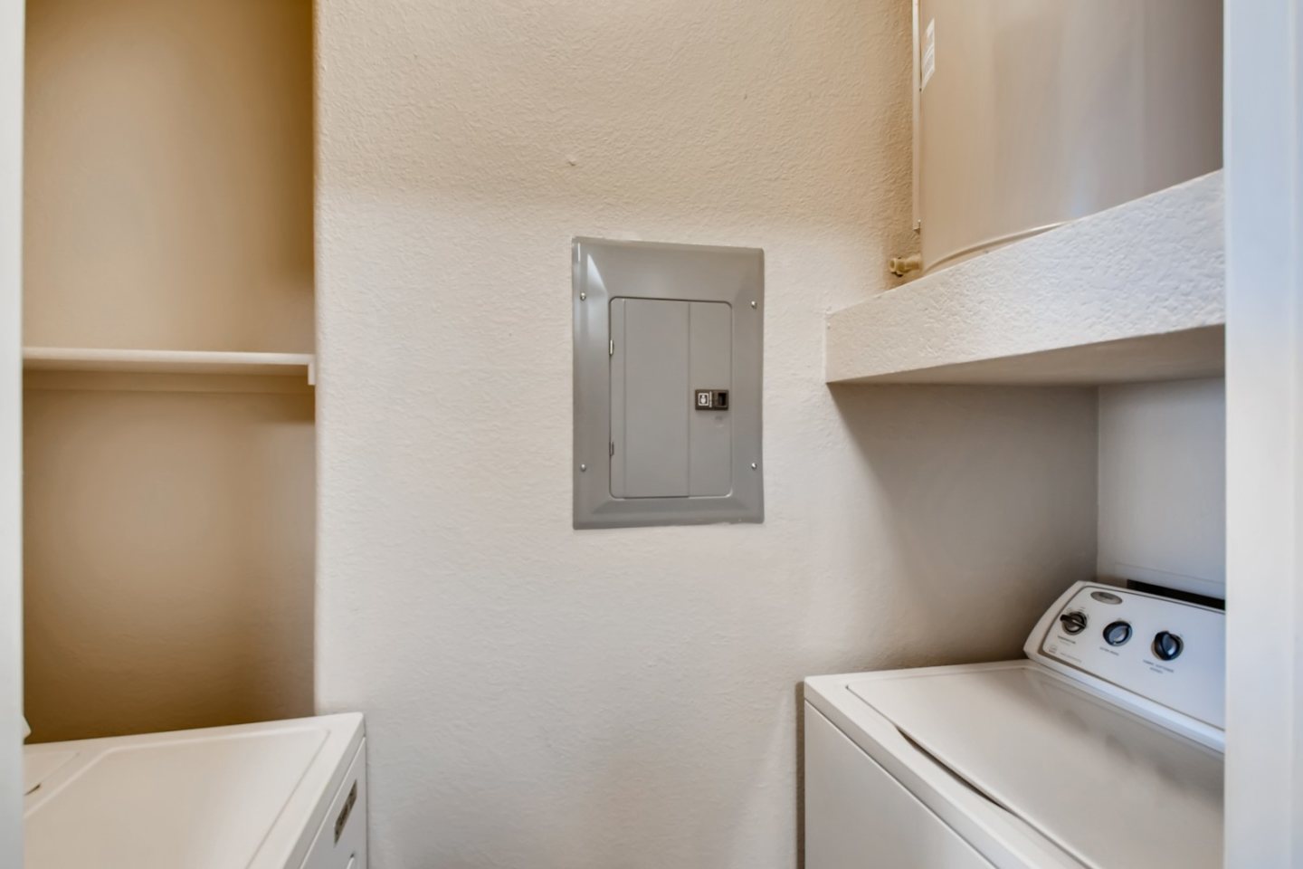 Mandarina Apartment Homes Image 18