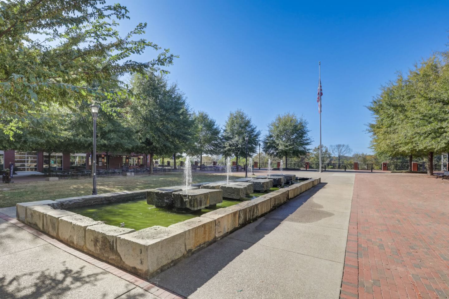 Sola Station Canalside Apartments Image 21