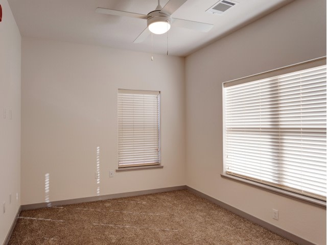 Backwater Cove Apartments Image 32
