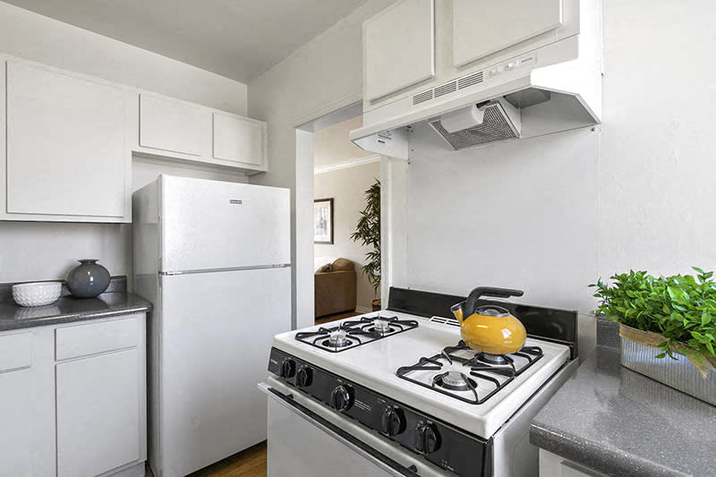 Wyvernwood Garden Apartments Image 3