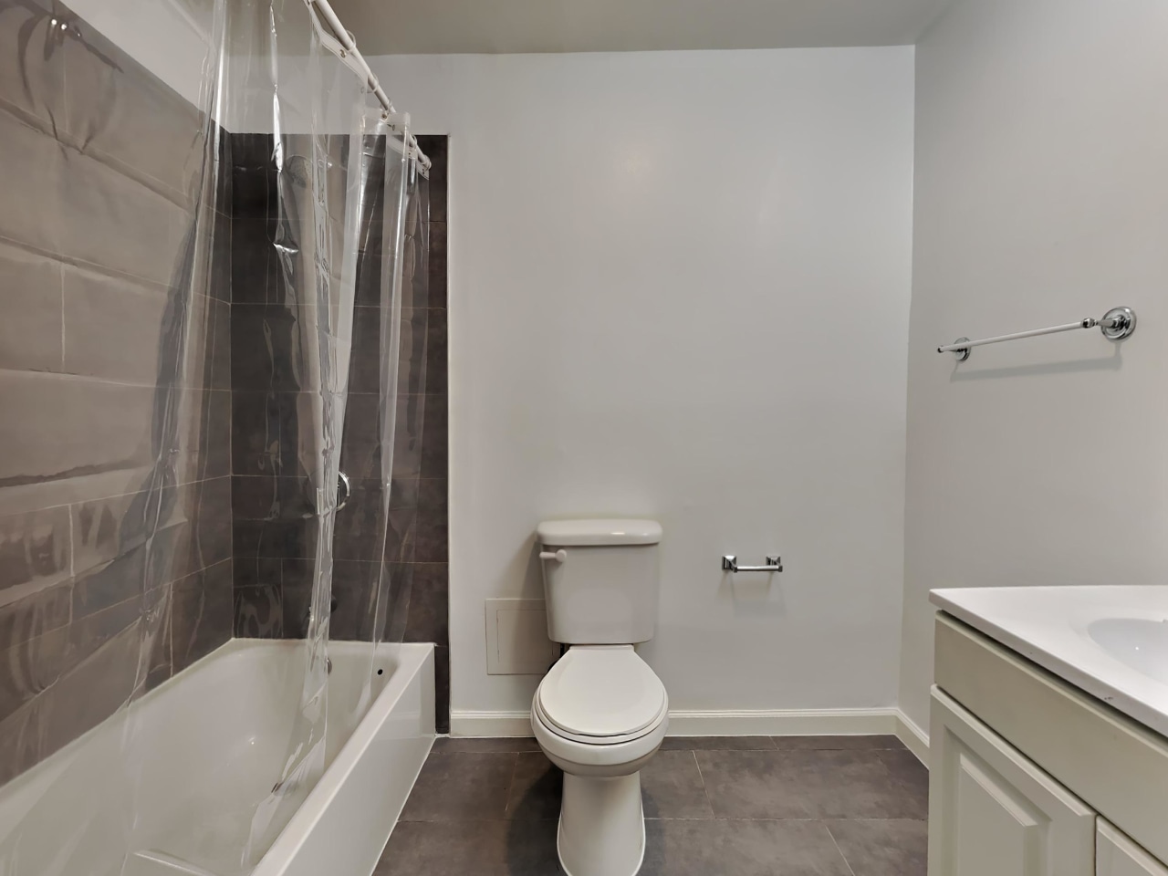 425 East 18th Image 14