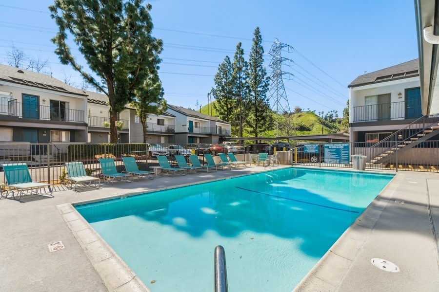 The District Apartment Homes Image 16