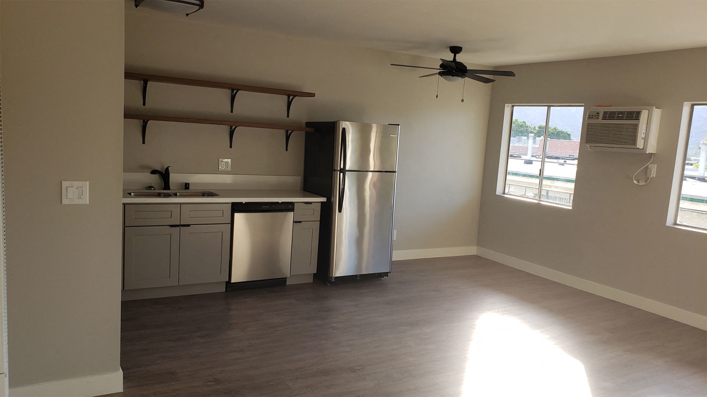 624 W Wilson Ave Image 11