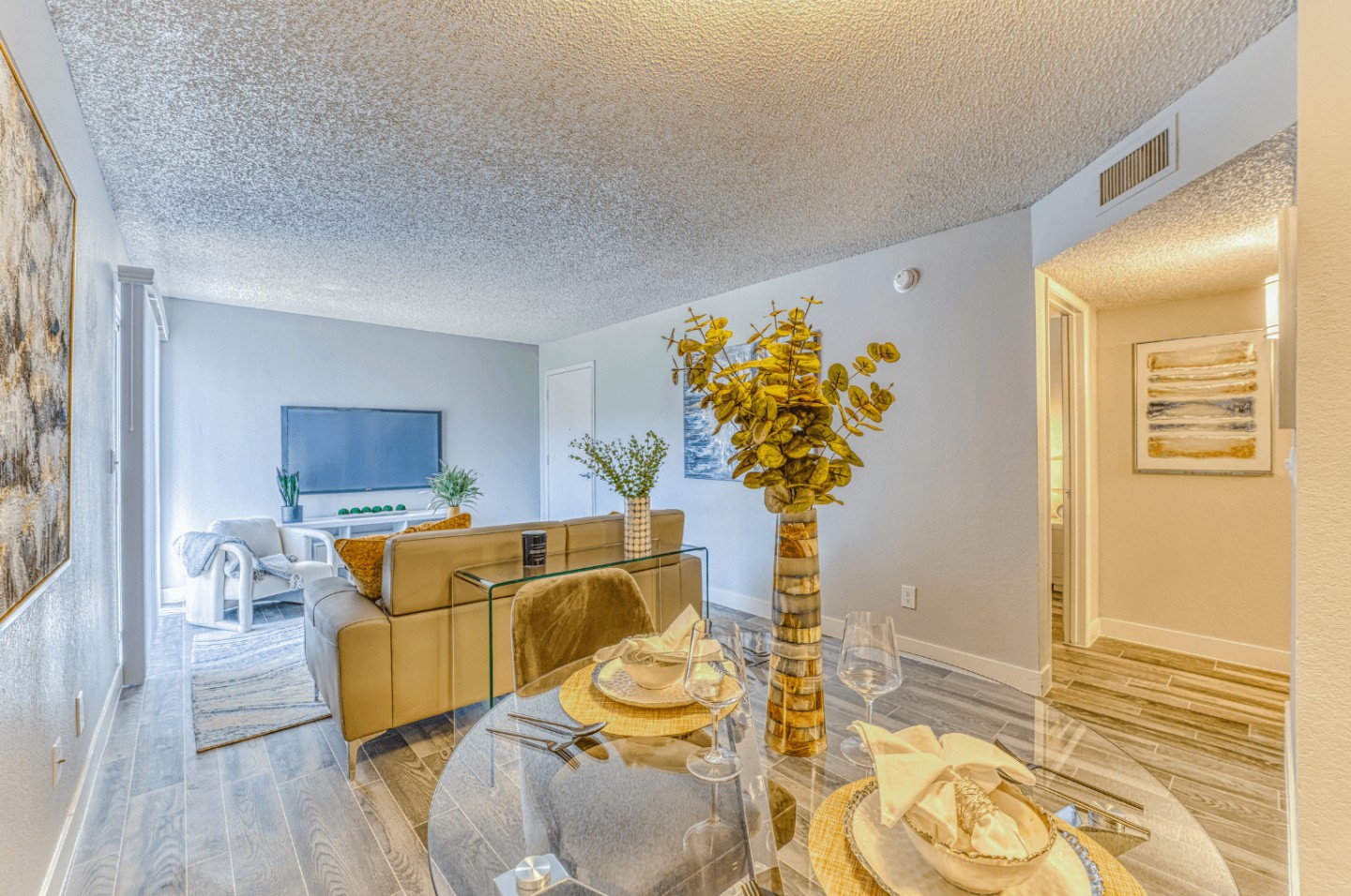 Las Brisas Apartment Homes Image 5