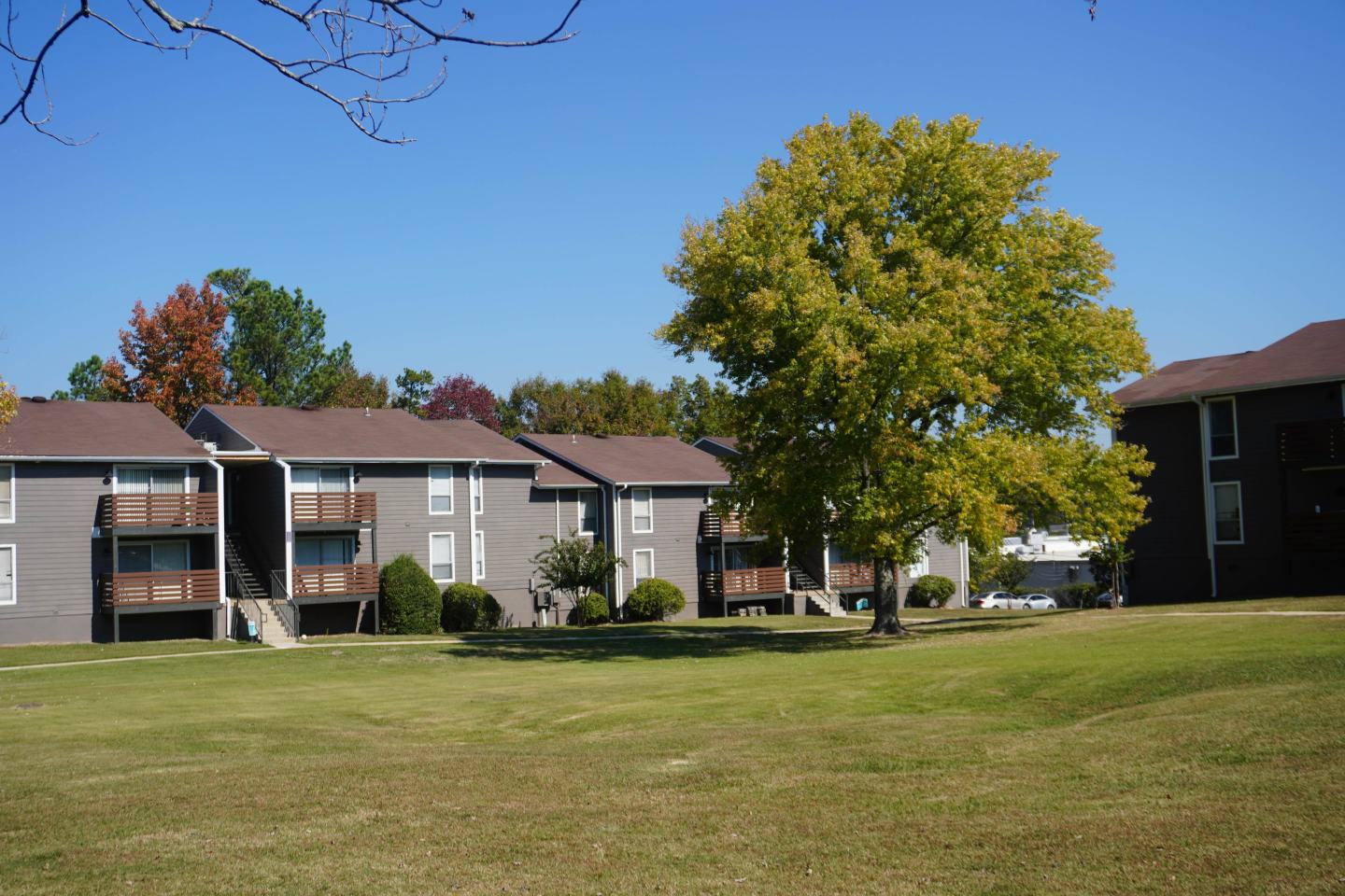 Raintree Apartments Image 2
