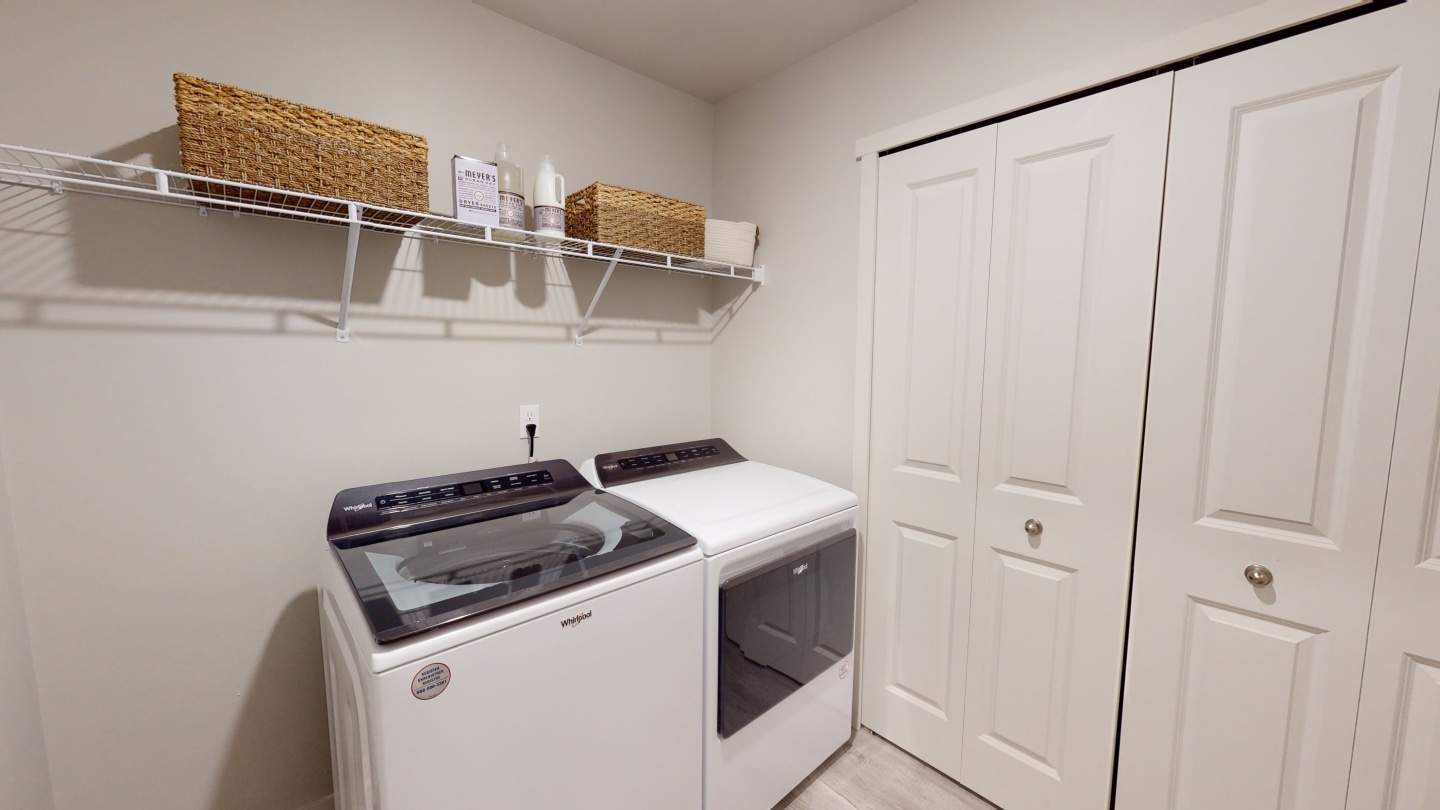 Insignia Apartments Image 11