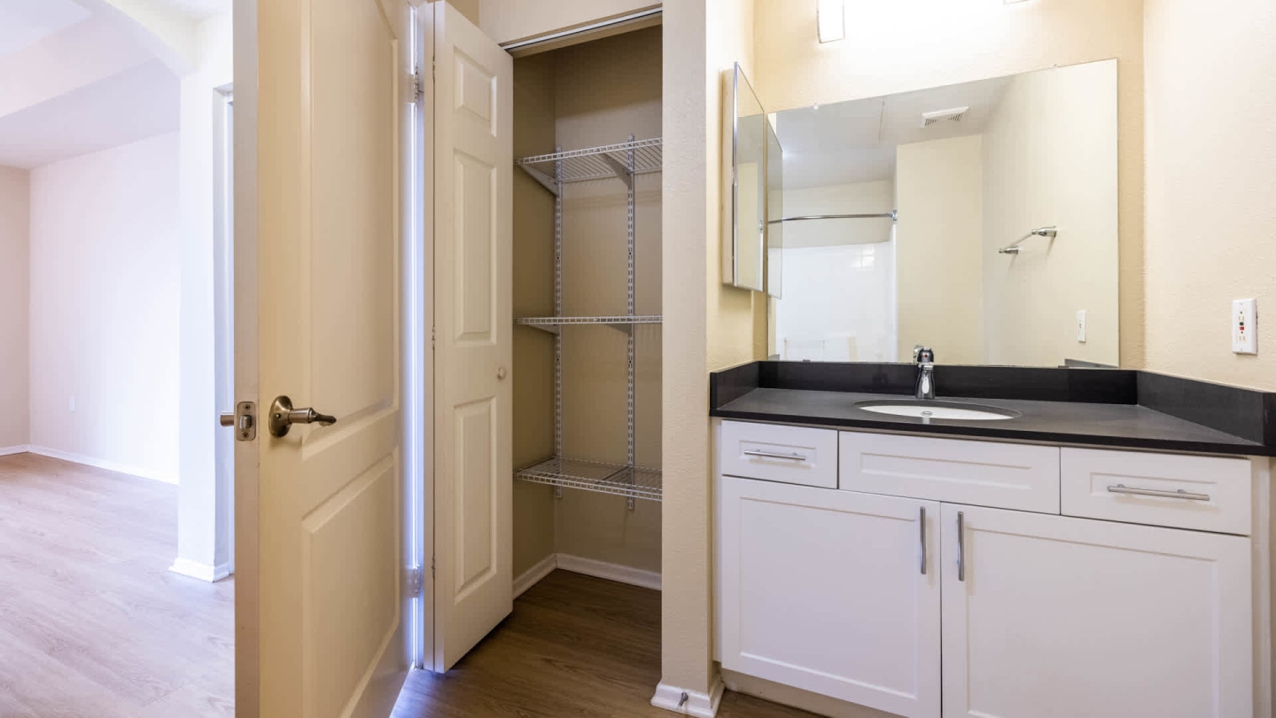 Bay Hill Apartments Image 14