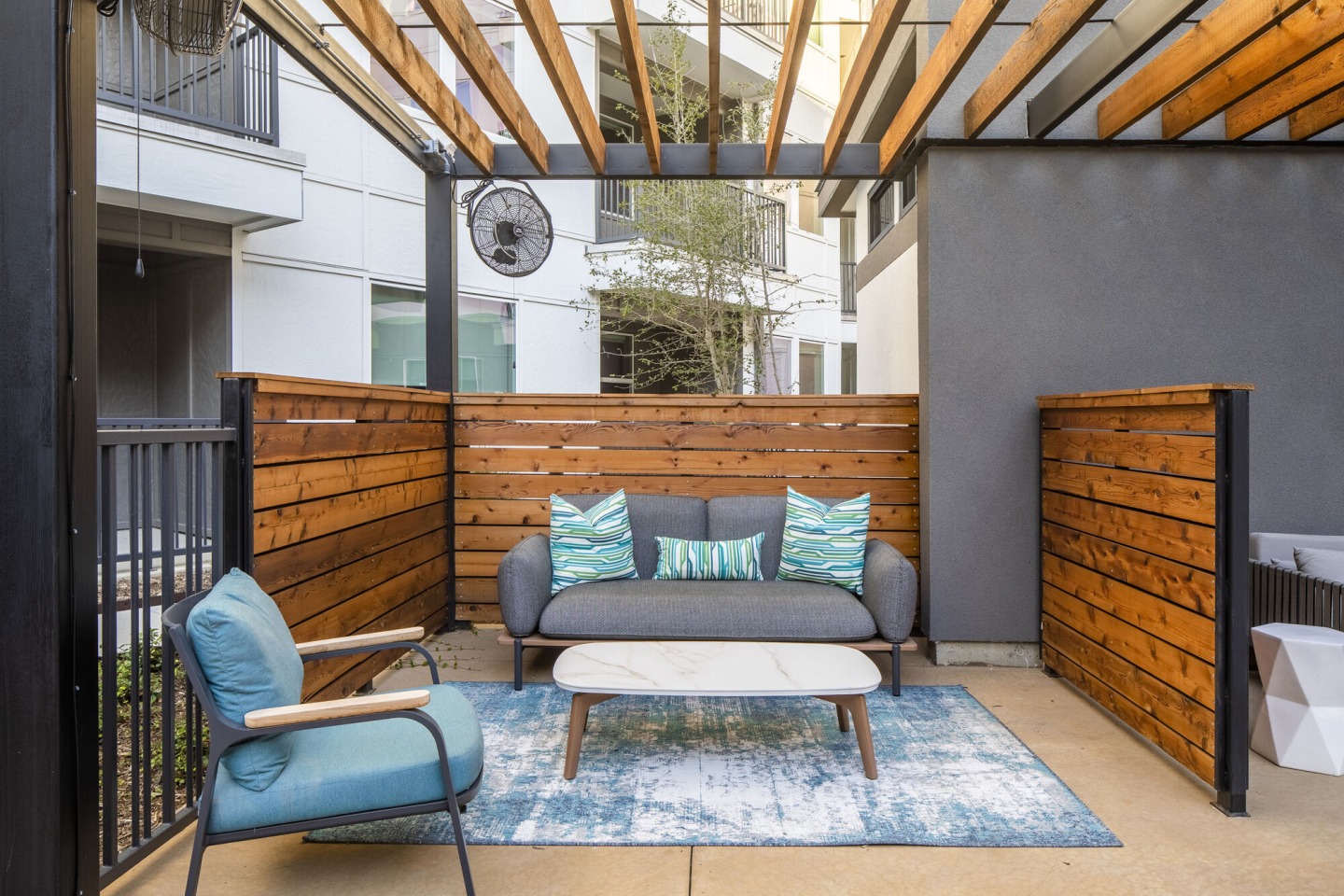 880 Lyn Image 12