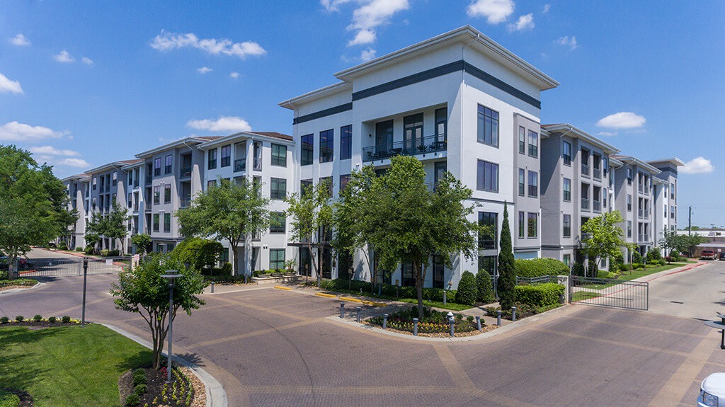 Caroline Uptown West Image 14