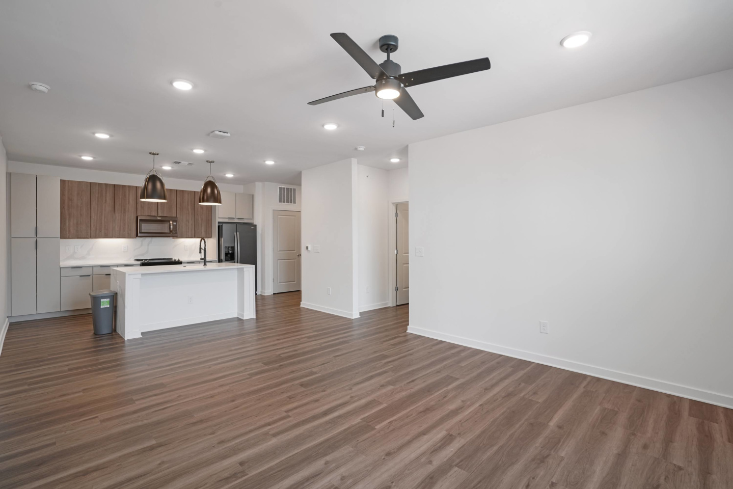 The Pullman Luxury Apartment Homes Image 12