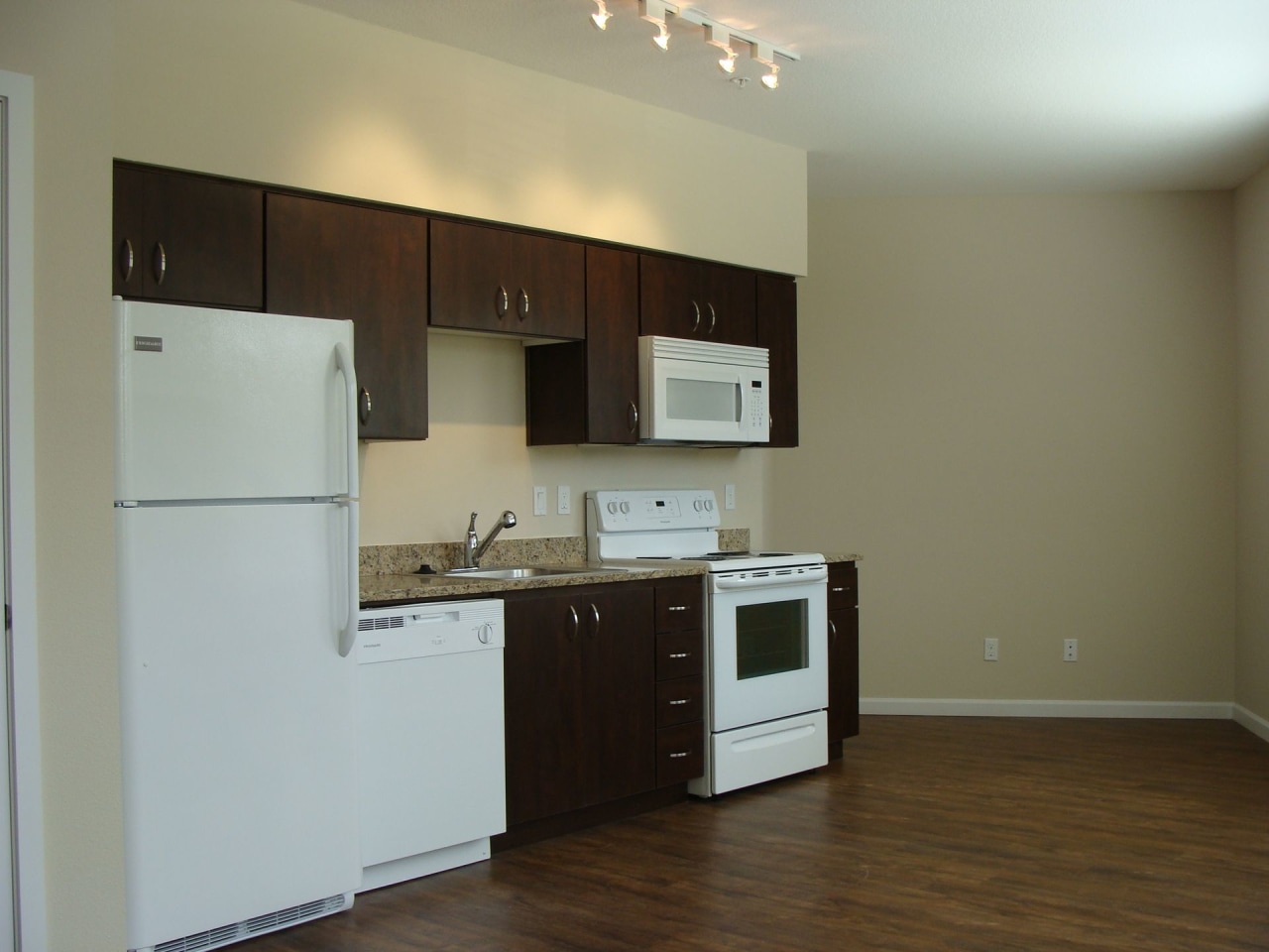 Cathedral Park Apartments Image 4