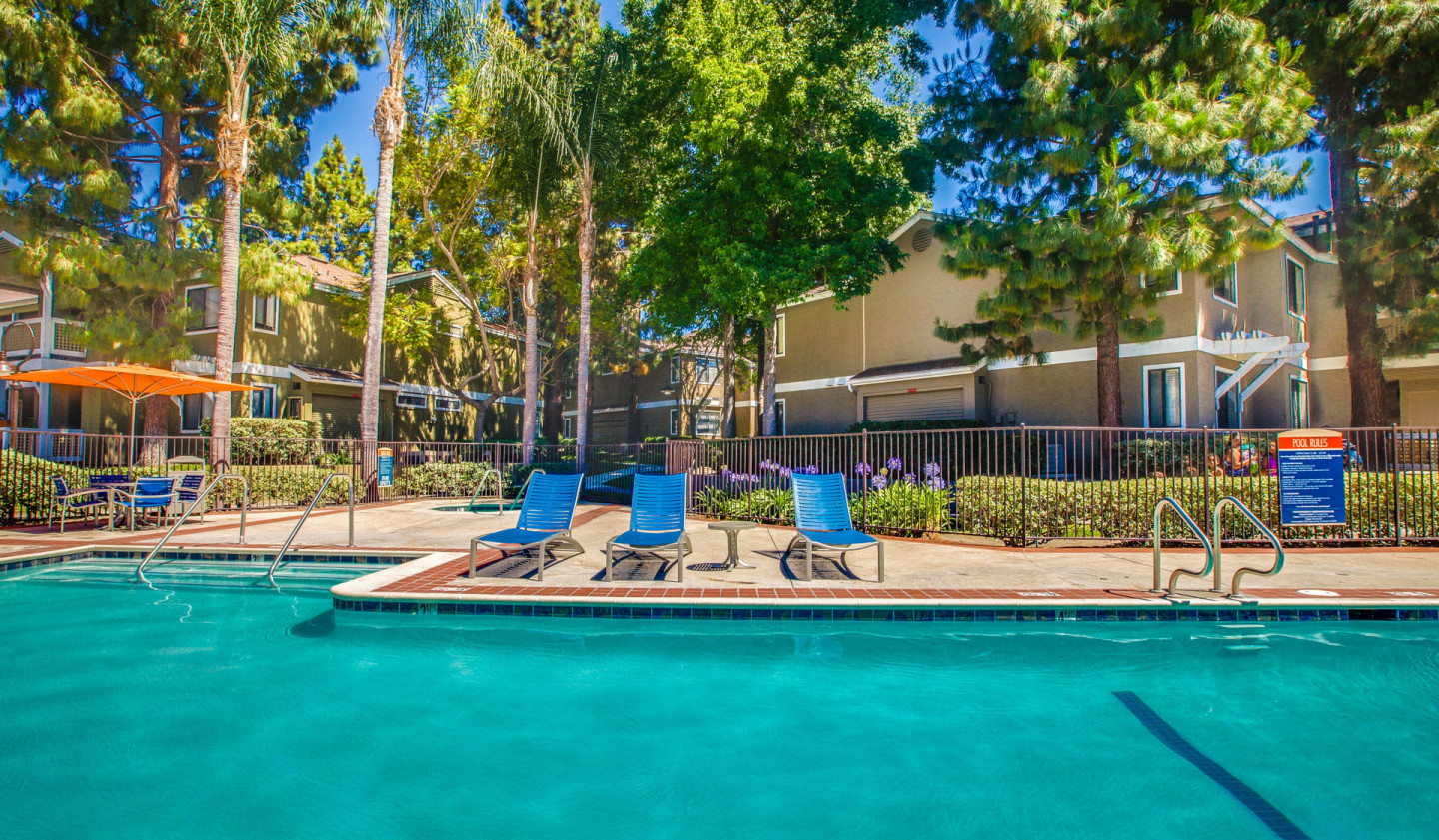 Island Club Apartments Image 8