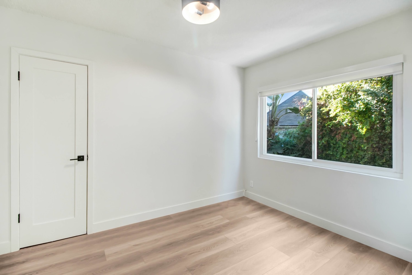 1545 N Laurel Image 7