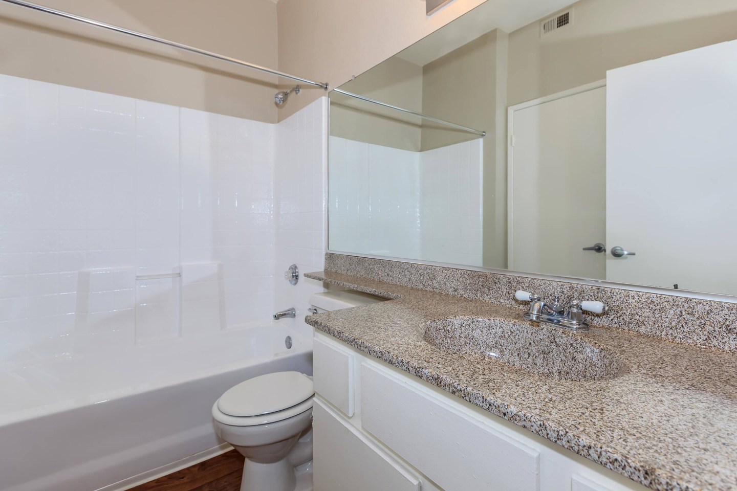 Wood Canyon Villa Apartment Homes Image 40