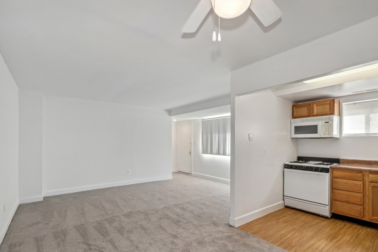 Barclay Square Apartments Image 1