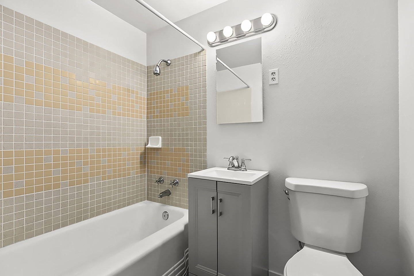 Pacific Terrace Image 5
