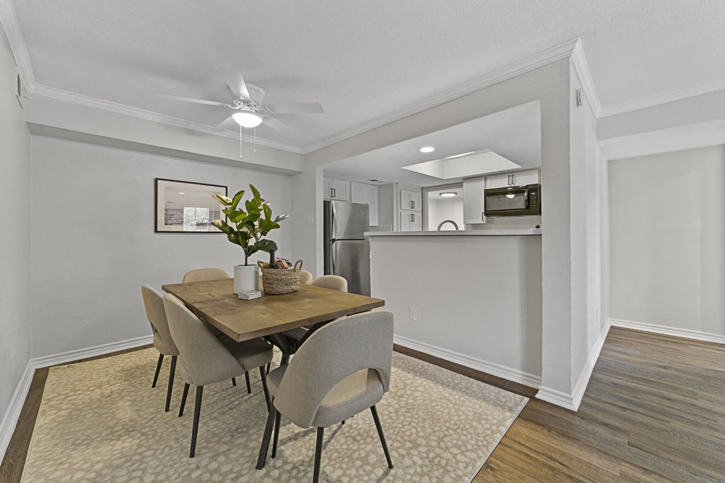 Lakeside Apartments Image 6