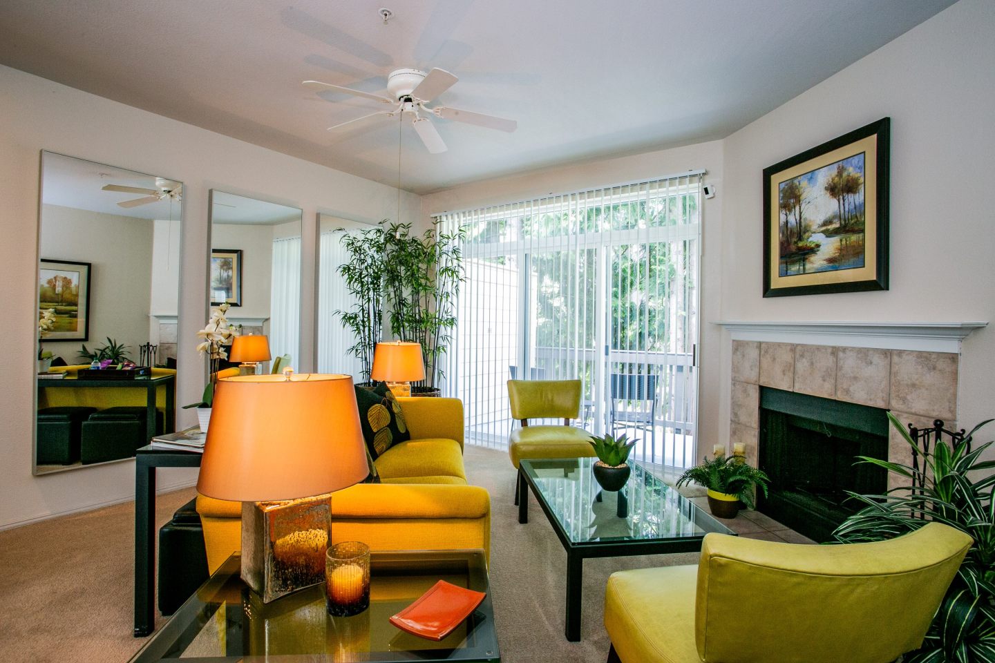 The Colonnade Luxury Townhome Apartments Image 7