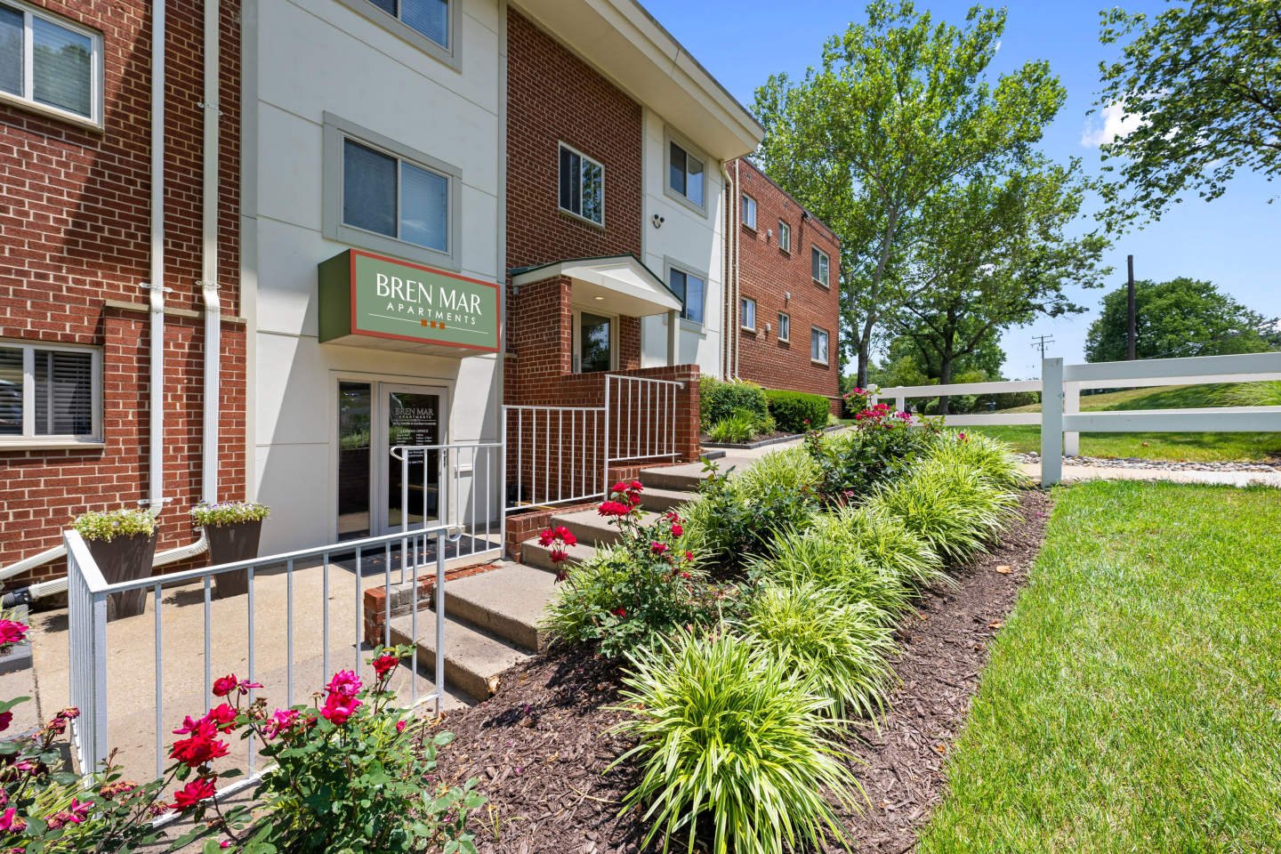Bren Mar Apartments Image 2