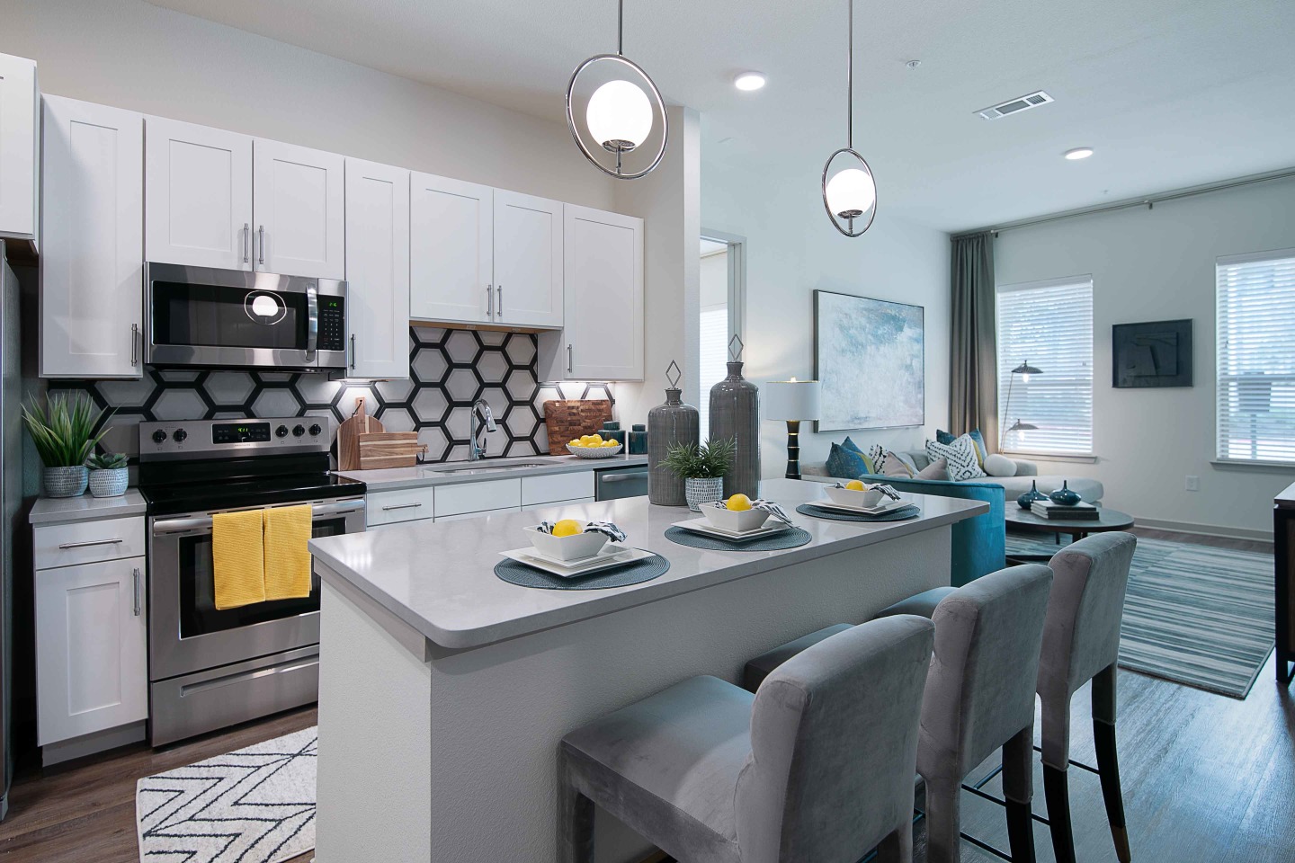 Sagemont Luxury Living Image 12