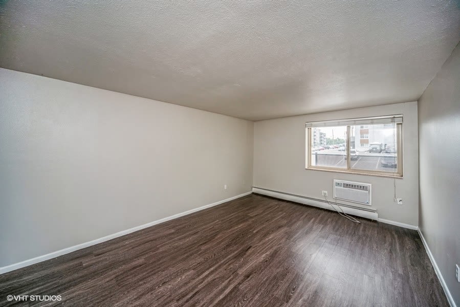 1190 S. Bellaire Image 11