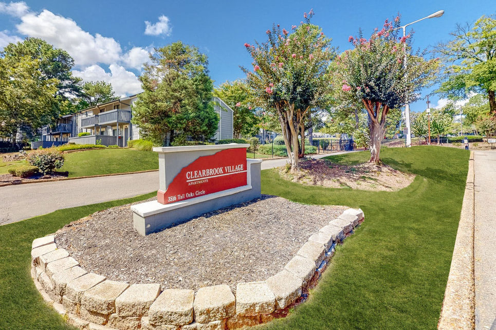 Clearbrook Village Apartments Image 10