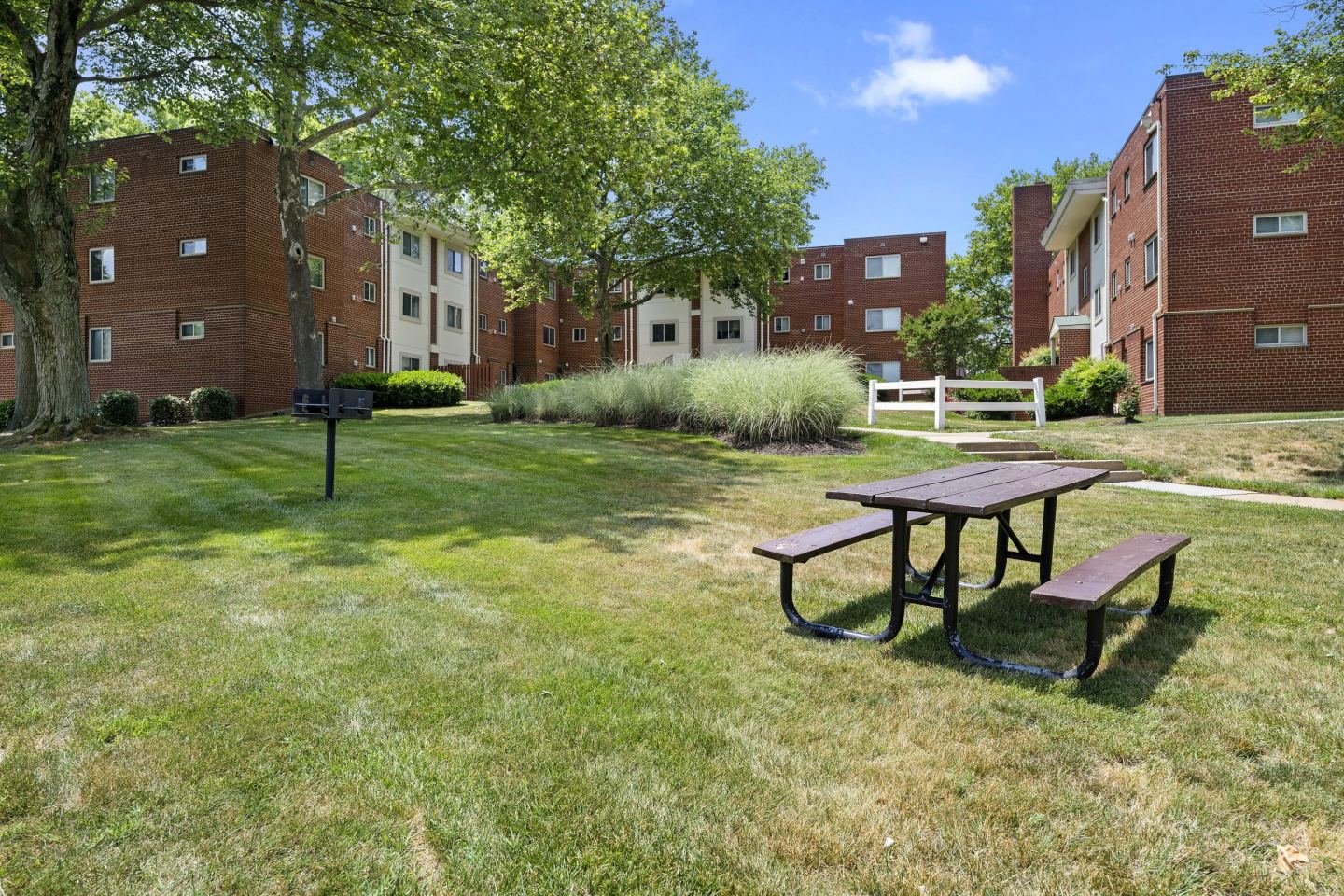 Bren Mar Apartments Image 6