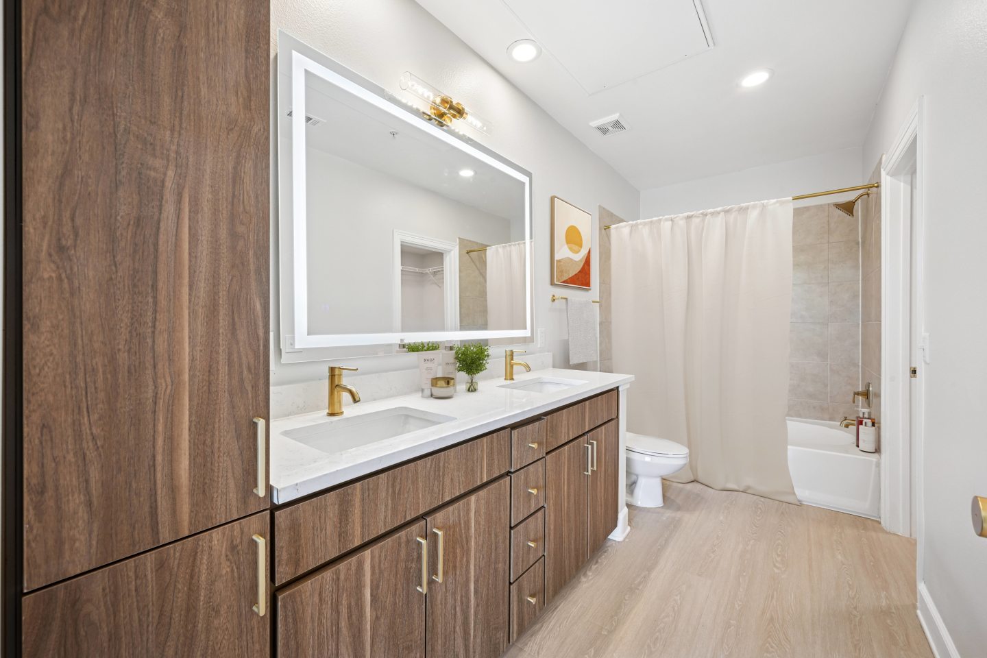 4550 Cherry Creek Image 6