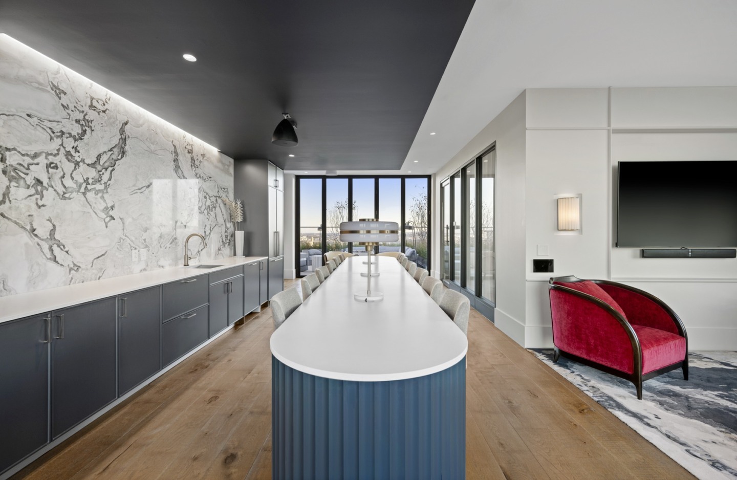 212 Stuart Image 11