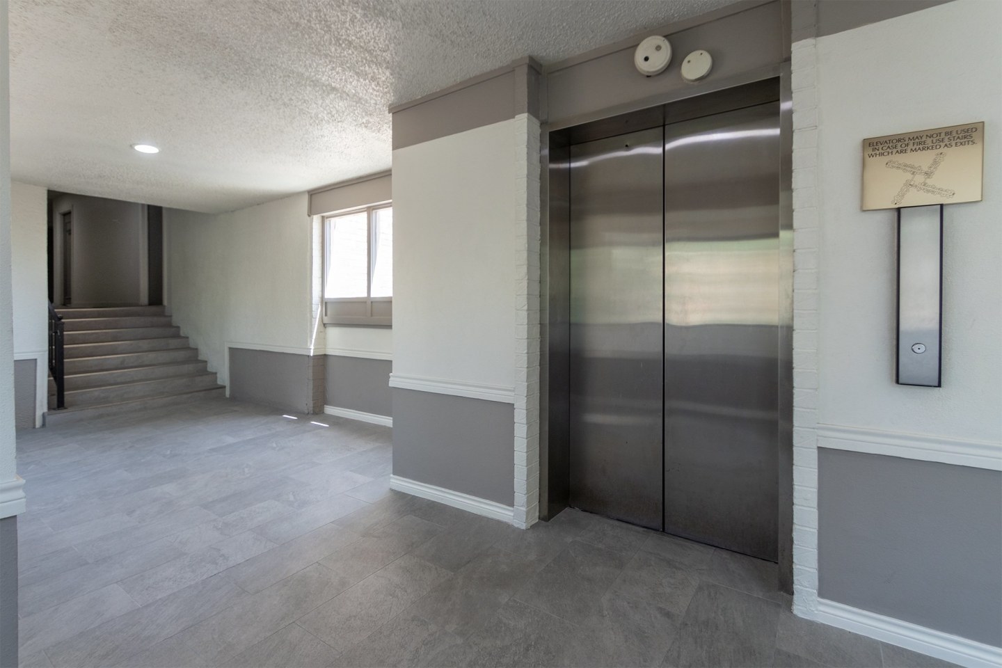 Cambridge Court Apartments Image 32