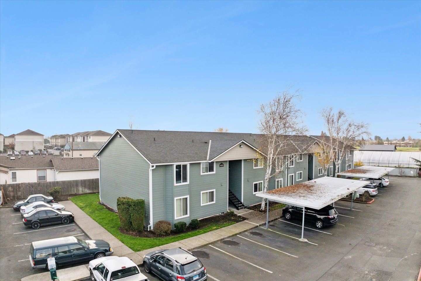 Oak Park Village Apartments Image 3